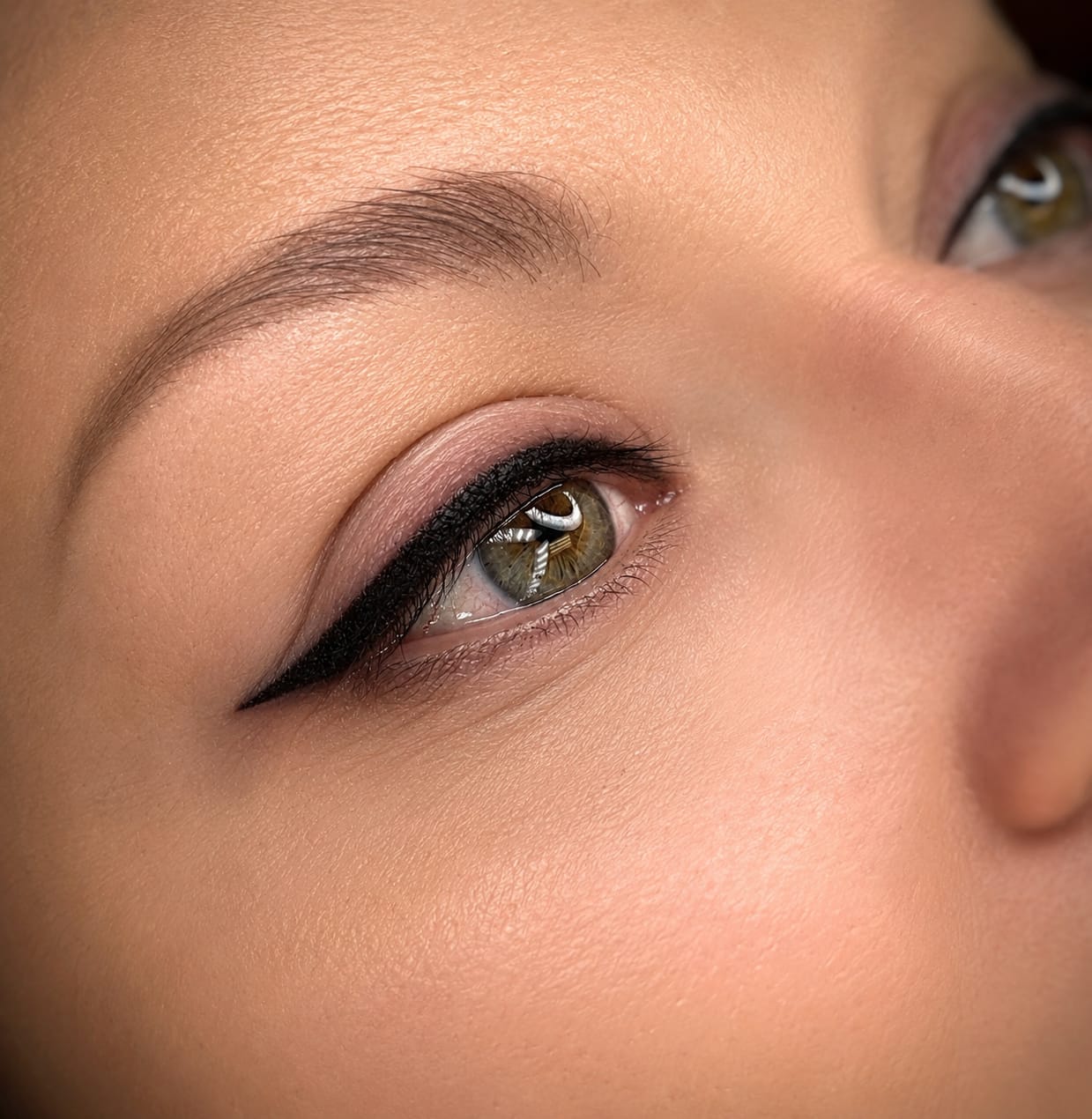 Nano Eyeliner (Upper) result at Sonthuy Beauty