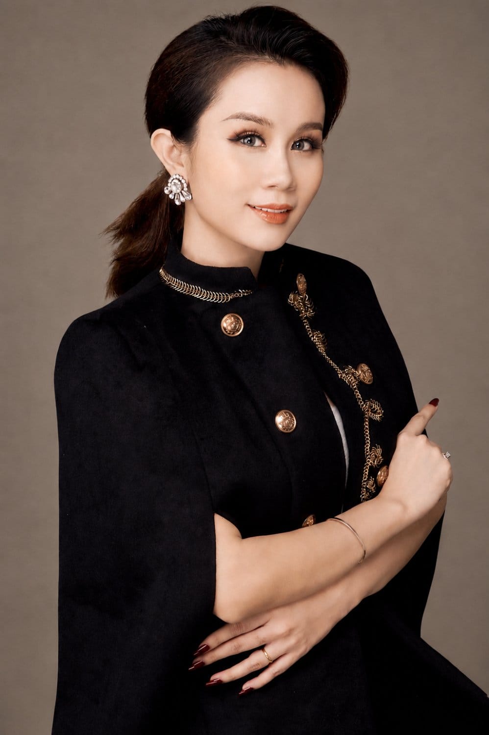 Son, founder and lead artist of Sonthuy Beauty